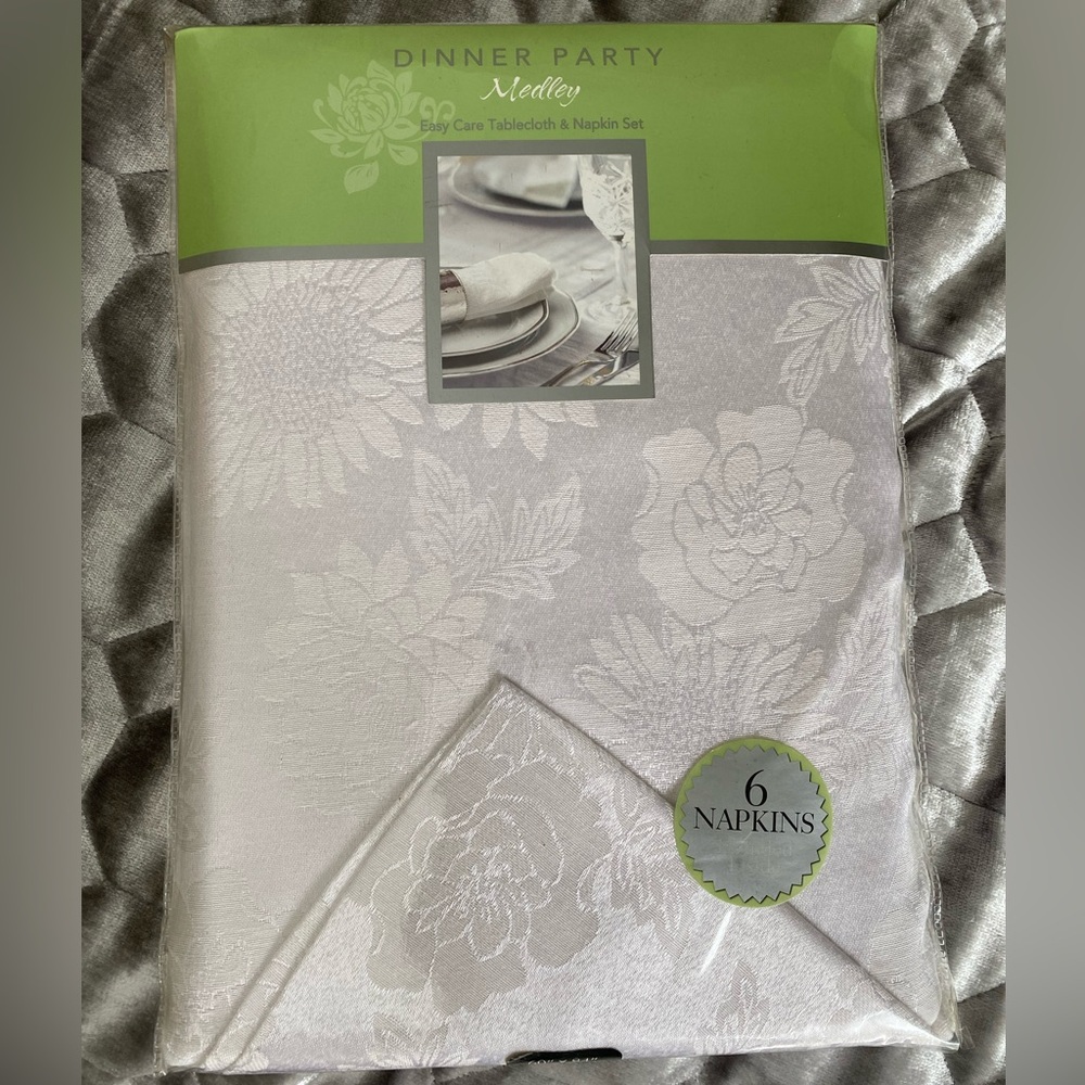 White tablecloth